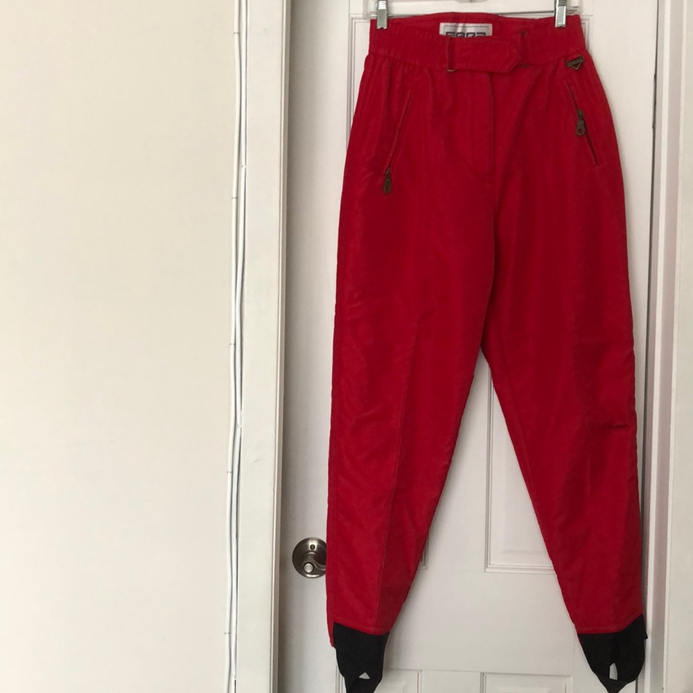 Brand new, beautiful women design ski pants by FERA.